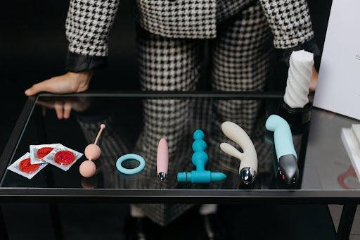 How to Use a Sex Toy: Turn Up the Heat and Go Wild How to Use a Sex Toy: Turn Up the Heat and Go Wild