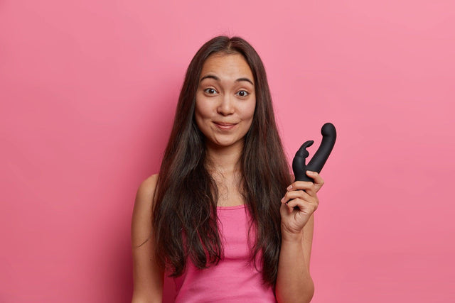 How To Insert a Dildo | Beginner's Guide - Tracy's Dog