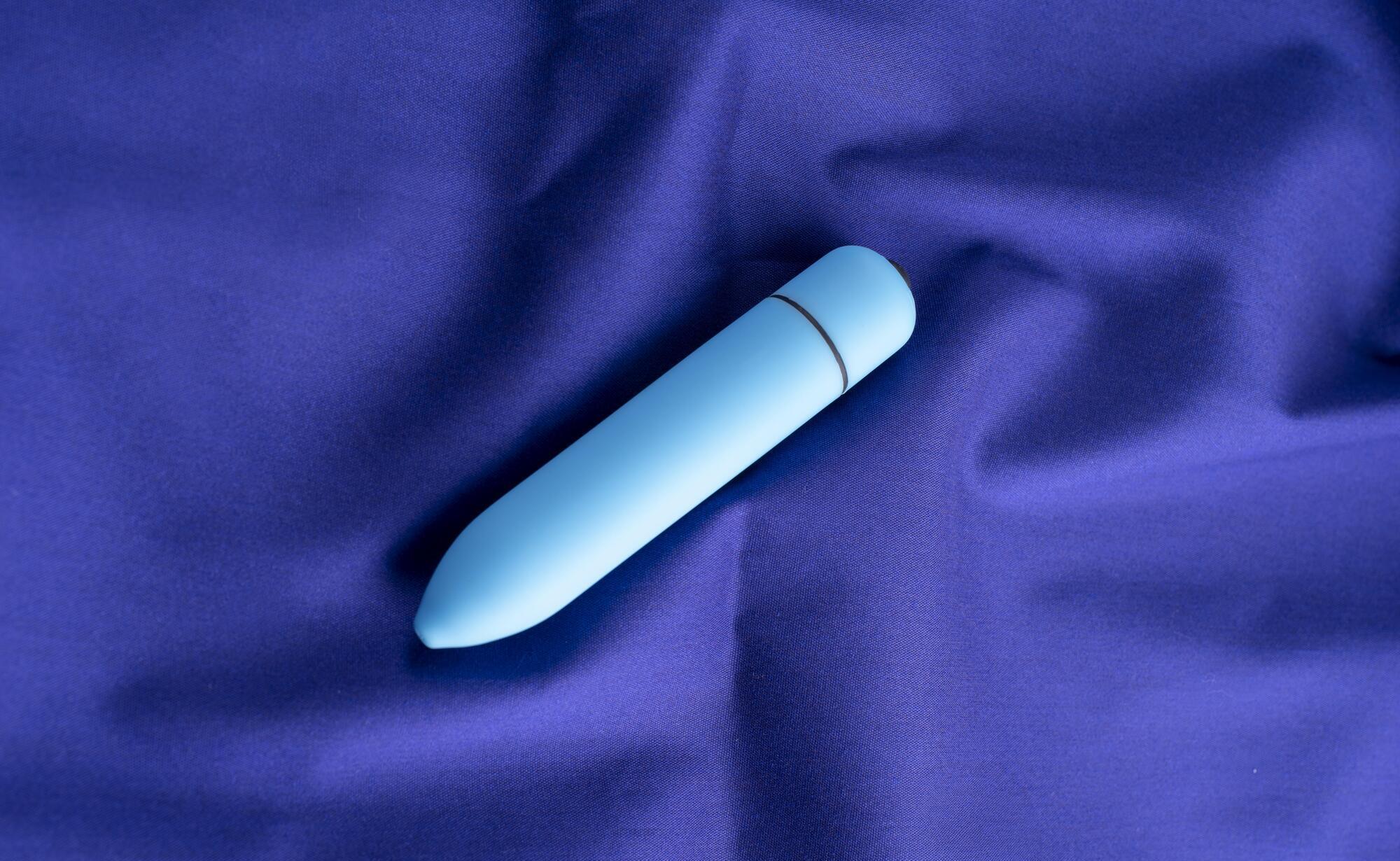 How to Use a Bullet Vibrator | Beginner's Guide - Tracy's Dog